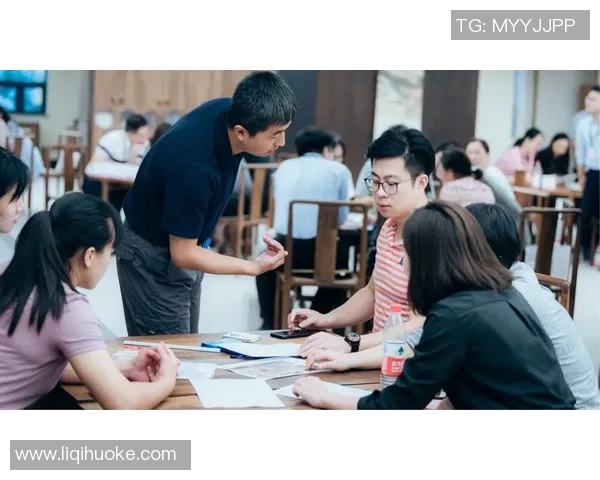 成都飞盘队快攻革新之路:战术创新与团队协作的完美结合 成都飞盘队快攻革新之路:战术创新与团队协作的完美结合